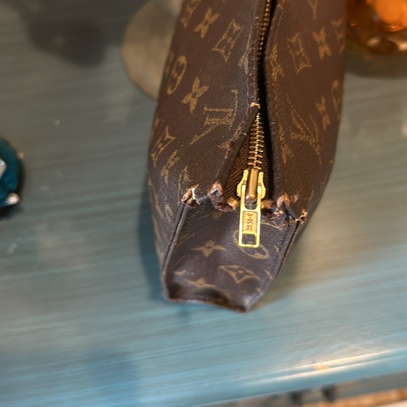 ‼️New Price‼️Firm‼️Louis Vuitton Monogram Poche Toilette 26 - Picture 3 of 8